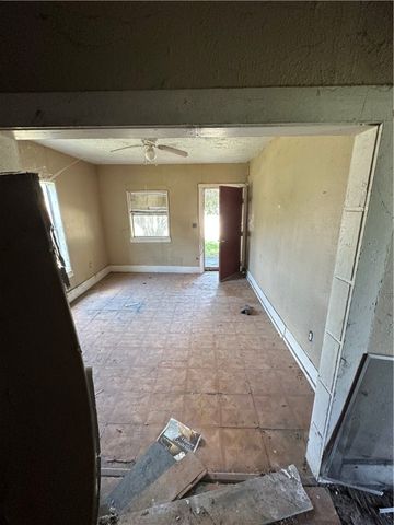 425 E Richard Ave, Kingsville, TX 78363