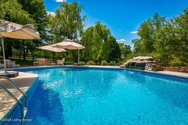 107 My Kentucky Rose Cir, Simpsonville, KY 40067
