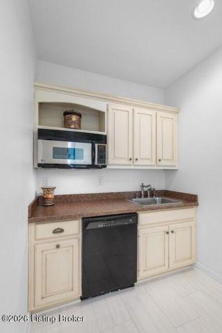 107 My Kentucky Rose Cir, Simpsonville, KY 40067