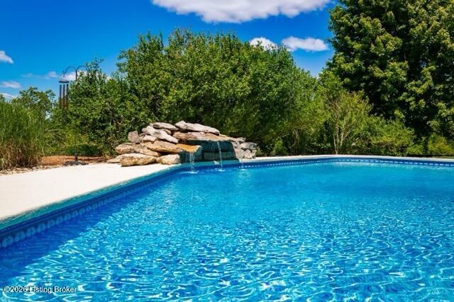 107 My Kentucky Rose Cir, Simpsonville, KY 40067