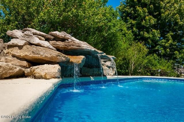 107 My Kentucky Rose Cir, Simpsonville, KY 40067