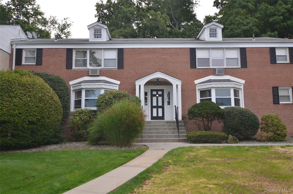 13 LENOX Court 911, Suffern, NY 10901 — exterior