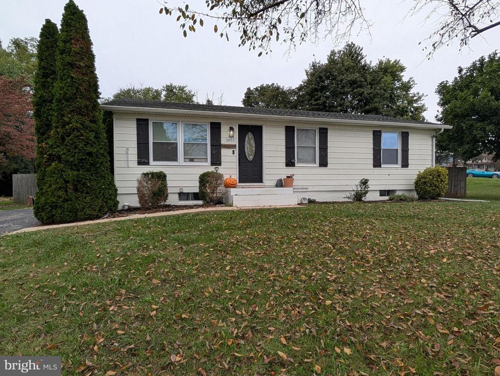 3855 STUART DR, York, PA 17402