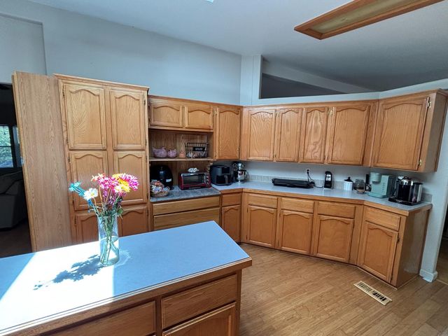 10273 Holcomb Dr, Grass Valley, CA 95949