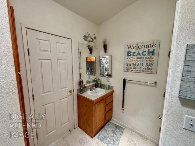10273 Holcomb Dr, Grass Valley, CA 95949