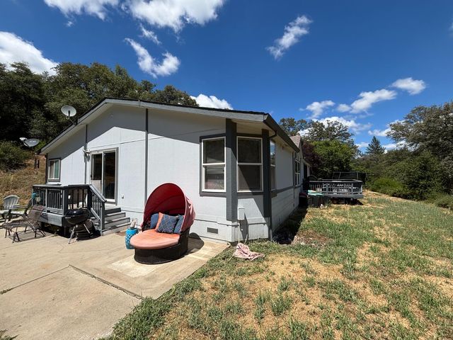 10273 Holcomb Dr, Grass Valley, CA 95949