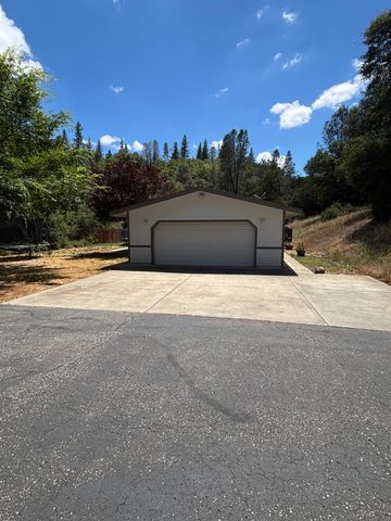 10273 Holcomb Dr, Grass Valley, CA 95949