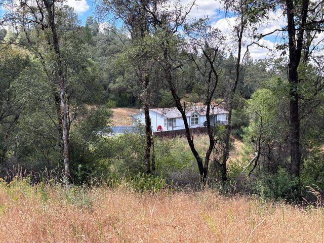 10273 Holcomb Dr, Grass Valley, CA 95949