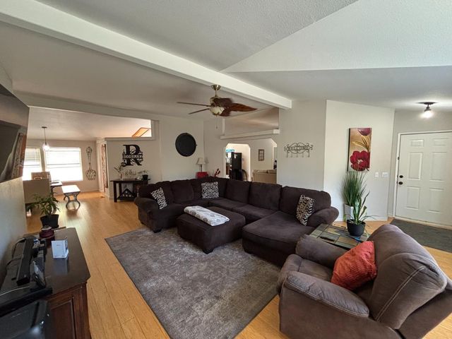 10273 Holcomb Dr, Grass Valley, CA 95949
