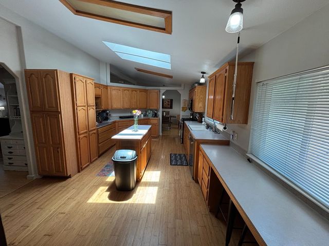 10273 Holcomb Dr, Grass Valley, CA 95949