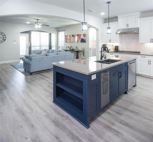 416 Wiltshire Boulevard, Lewisville, TX 75056