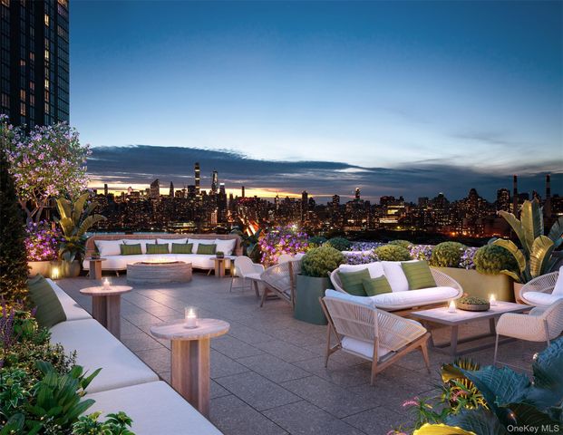24-01 Queens Plaza N 808, Long Island City, NY 11101