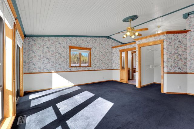 4221 E Bailey Rd, Chattaroy, WA 99003