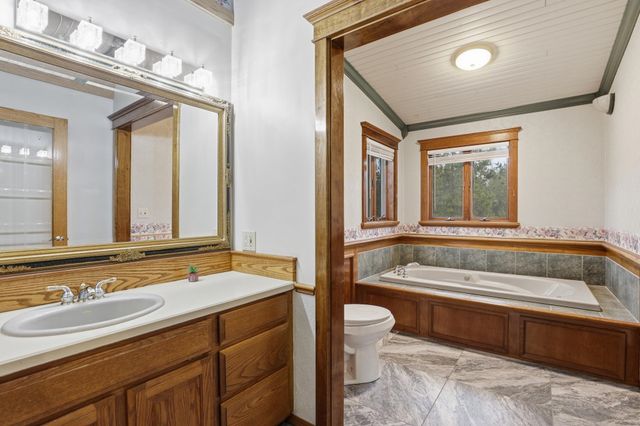 4221 E Bailey Rd, Chattaroy, WA 99003