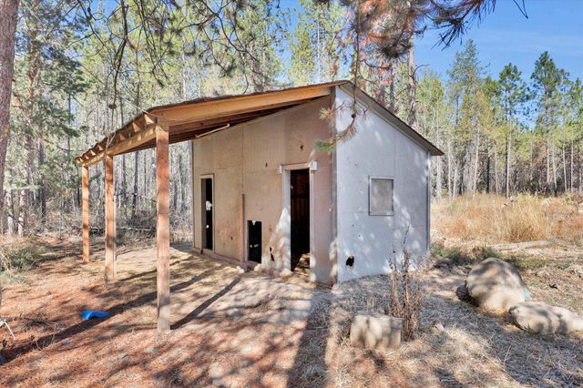 4221 E Bailey Rd, Chattaroy, WA 99003