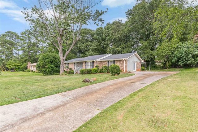 2521 Country Club Drive, Conyers, GA 30013