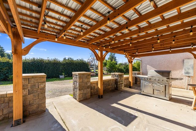 14304 Huntington Road, Madera, CA 93636