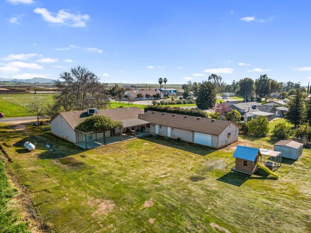 14304 Huntington Road, Madera, CA 93636