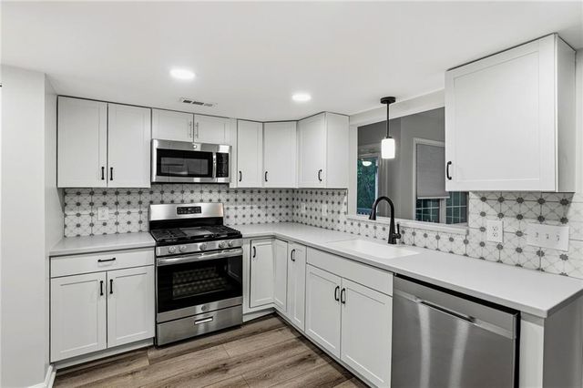 63 Hampshire Court, Avondale Estates, GA 30002