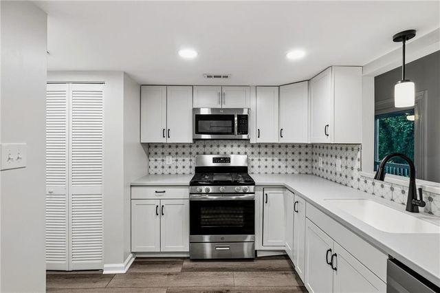 63 Hampshire Court, Avondale Estates, GA 30002