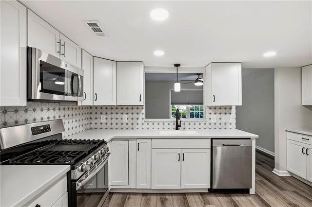 63 Hampshire Court, Avondale Estates, GA 30002