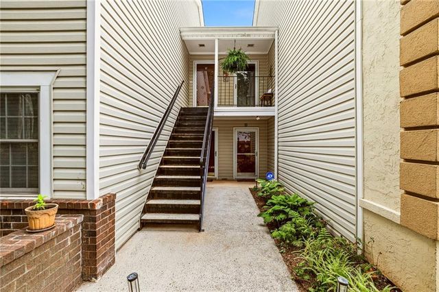 63 Hampshire Court, Avondale Estates, GA 30002