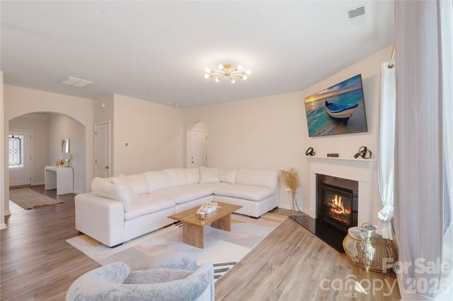 1001 Linn Cove Cove, Waxhaw, NC 28173