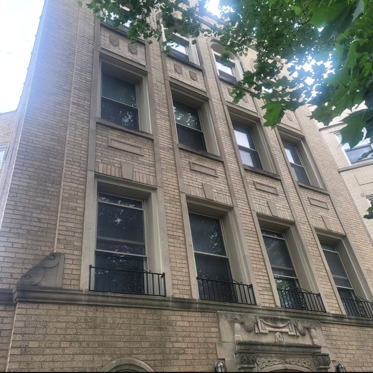 7529 N Claremont Avenue 2, Chicago, IL 60645