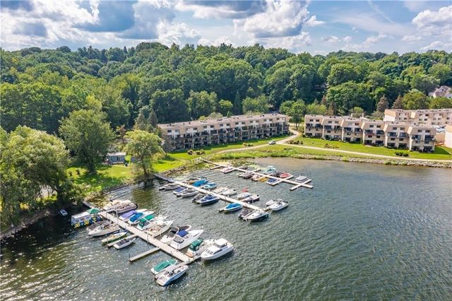 265 Bay Village Drive, Irondequoit, NY 14609