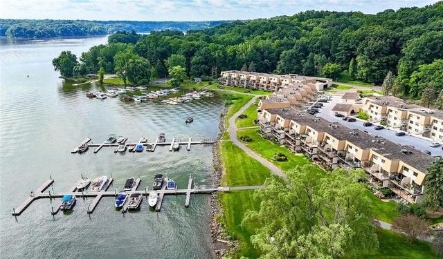 265 Bay Village Drive, Irondequoit, NY 14609