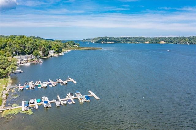 265 Bay Village Drive, Irondequoit, NY 14609