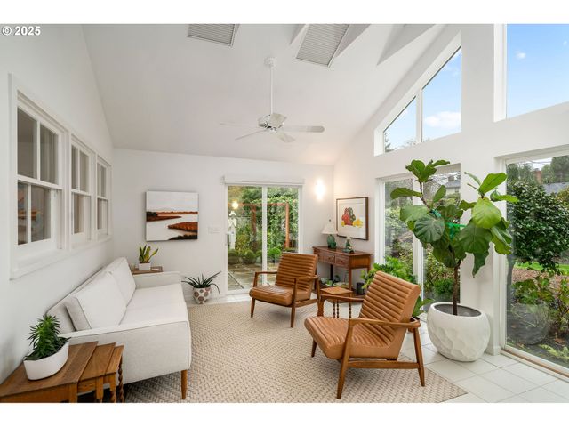 7695 Sw BRENTWOOD St, Portland, OR 97225