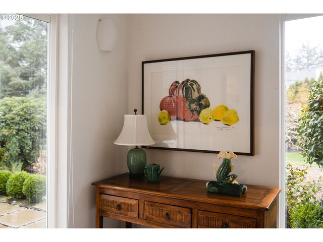 7695 Sw BRENTWOOD St, Portland, OR 97225