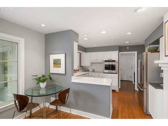 7695 Sw BRENTWOOD St, Portland, OR 97225