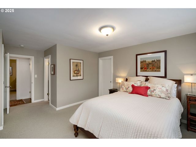 7695 Sw BRENTWOOD St, Portland, OR 97225