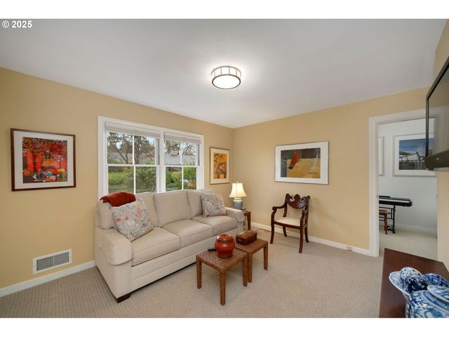 7695 Sw BRENTWOOD St, Portland, OR 97225