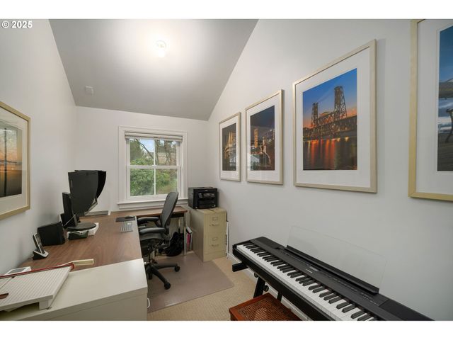 7695 Sw BRENTWOOD St, Portland, OR 97225