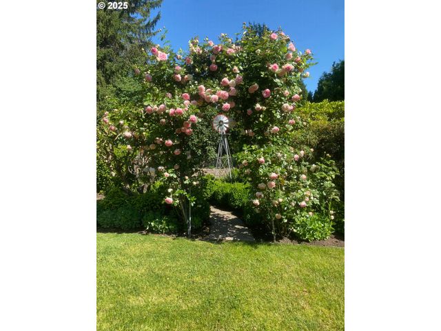 7695 Sw BRENTWOOD St, Portland, OR 97225