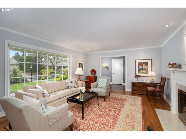 7695 Sw BRENTWOOD St, Portland, OR 97225