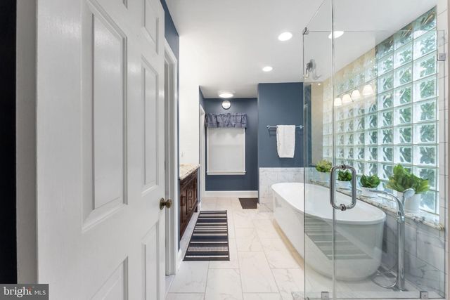 3042 CEDAR LN, Fairfax, VA 22031