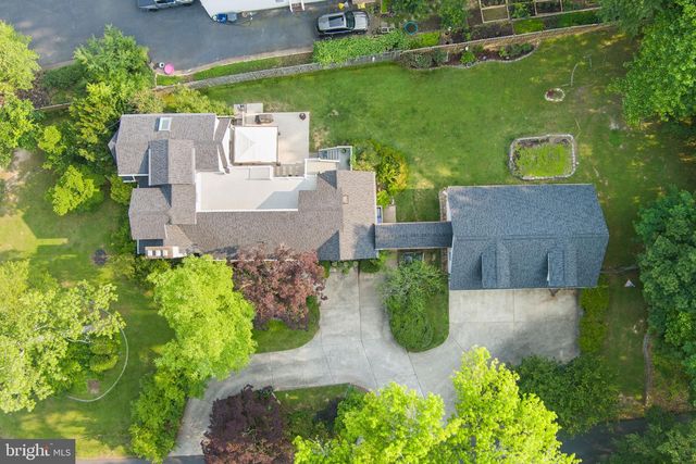 3042 CEDAR LN, Fairfax, VA 22031