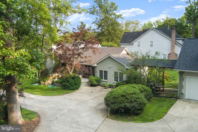 3042 CEDAR LN, Fairfax, VA 22031