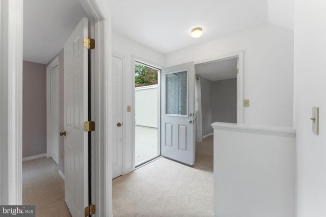 3042 CEDAR LN, Fairfax, VA 22031