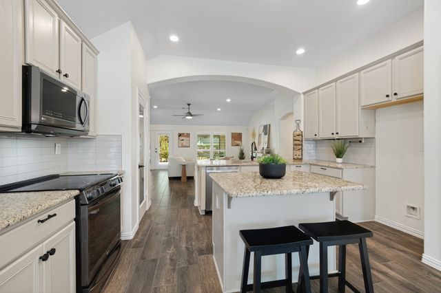 11712 Lynnbrook Drive, Denton, TX 76207