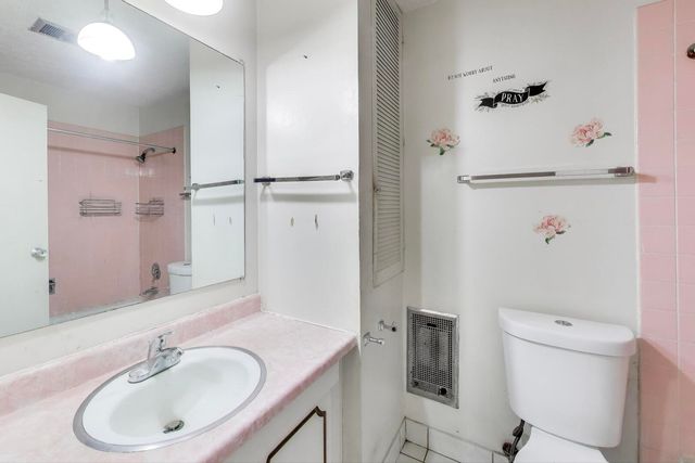 931 W Arquilla Drive 133, Glenwood, IL 60425