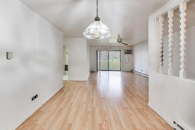 931 W Arquilla Drive 133, Glenwood, IL 60425