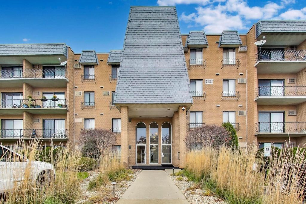 931 W Arquilla Drive 133, Glenwood, IL 60425