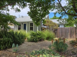 691 N Oak St, Ukiah, CA 95482