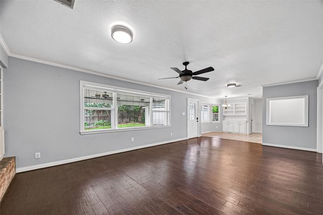 811 Thicket Lane, Houston, TX 77079