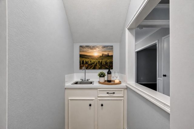 811 Thicket Lane, Houston, TX 77079